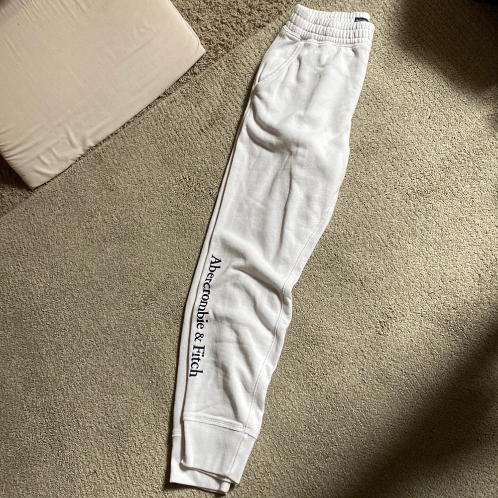 White abercrombie sweatpants
